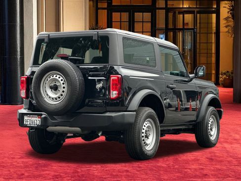 Used 2023 Ford Bronco image 10