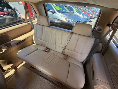 Used 1997 Chrysler Town & Country LXi image 18
