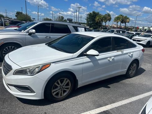Used 2016 Hyundai Sonata SE FWD image 1