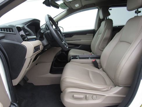 Used 2022 Honda Odyssey Touring image 10