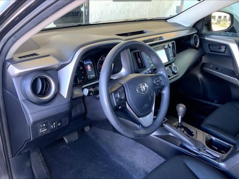 Used 2017 Toyota RAV4 LE FWD image 33