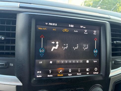 Used 2018 RAM 2500 SLT AWD/4WD image 32