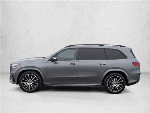 Used 2025 Mercedes-Benz GLS 450 4MATIC image 8