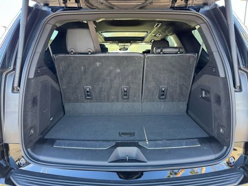 Used 2025 Cadillac Escalade Premium Luxury AWD/4WD image 20
