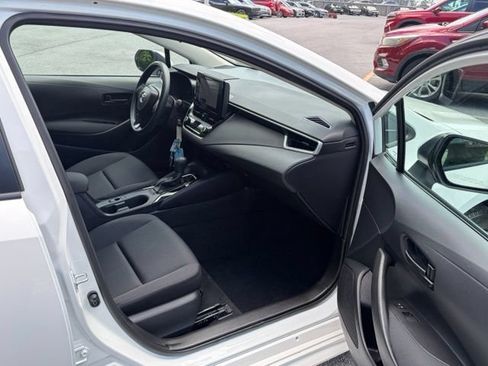 Used 2025 Toyota Corolla LE FWD image 25