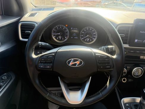 Used 2022 Hyundai Venue SEL w/ Cargo Package FWD image 12