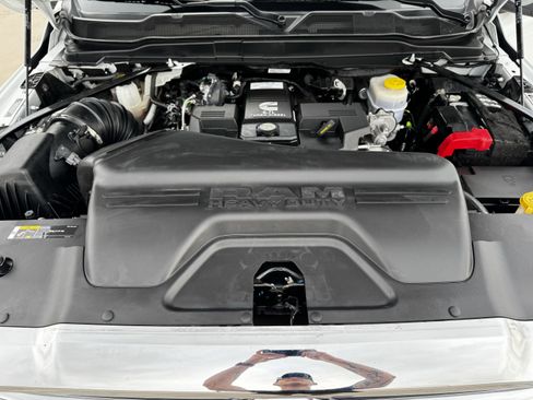 Used 2024 RAM 2500 Laramie image 33