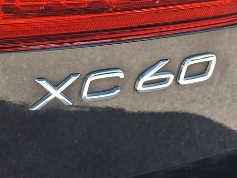 Certified 2023 Volvo XC60 B5 Plus w/ Climate Package AWD/4WD image 32