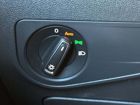 Used 2022 Volkswagen Tiguan SE R-Line FWD image 34