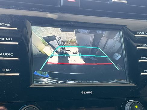 Used 2020 Toyota Camry SE w/ Carpet Mat Package FWD image 20