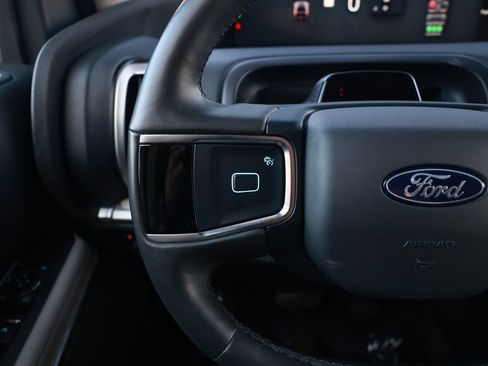 Used 2025 Ford Expedition Max Active AWD/4WD image 23