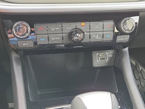 New 2026 Jeep Compass Limited AWD/4WD image 60