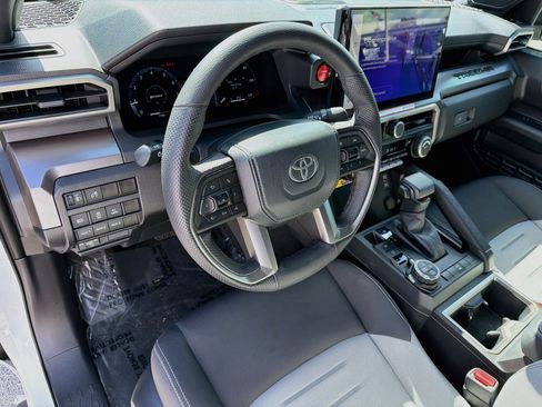 Used 2024 Toyota Tacoma TRD Off-Road w/ TRD Off Road Upgrade Package AWD/4WD image 24