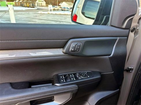 Used 2025 Ford Ranger Lariat w/ FX4 Off-Road Package image 16