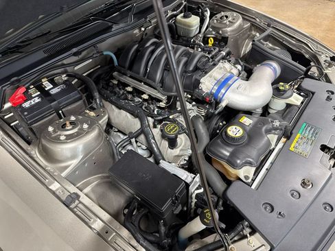 Used 2005 Ford Mustang GT RWD image 32