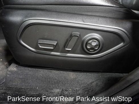 Used 2023 Jeep Grand Cherokee Limited w/ Luxury Tech Group II image 16