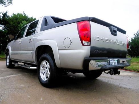 Used 2006 Chevrolet Avalanche Z66 w/ Sun And Sound Package RWD image 13