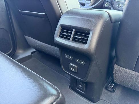 Used 2020 Chevrolet Equinox Premier image 19