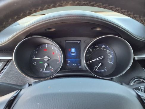 Used 2018 Toyota C-HR XLE FWD image 21