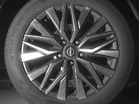Used 2025 Nissan Altima 2.5 SV FWD image 15