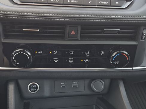 Used 2022 Nissan Rogue S image 17