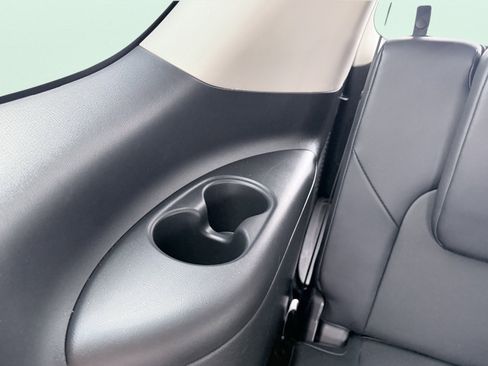 Used 2021 Nissan Armada SV w/ SV Appearance Package image 48