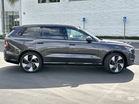 New 2025 Volvo EX90 Ultra image 3