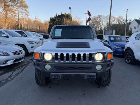 Used 2006 HUMMER H3 image 2