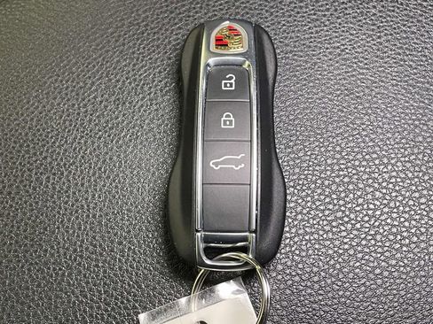 Used 2025 Porsche Cayenne S image 46