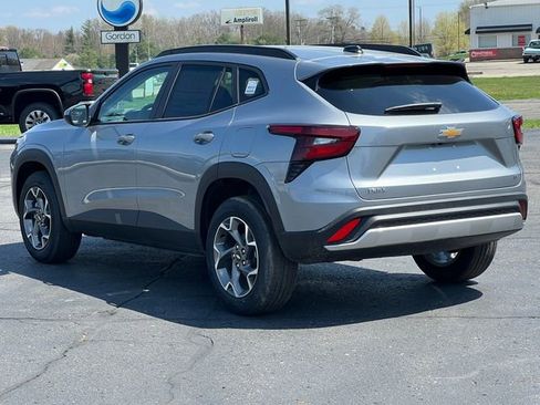 New 2026 Chevrolet Trax LT FWD image 6