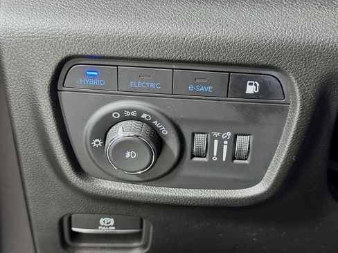 Used 2022 Jeep Grand Cherokee Overland w/ Advanced Protech Group III image 20