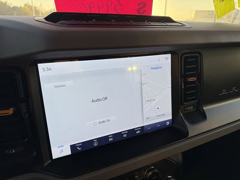 Used 2021 Ford Bronco Badlands image 16