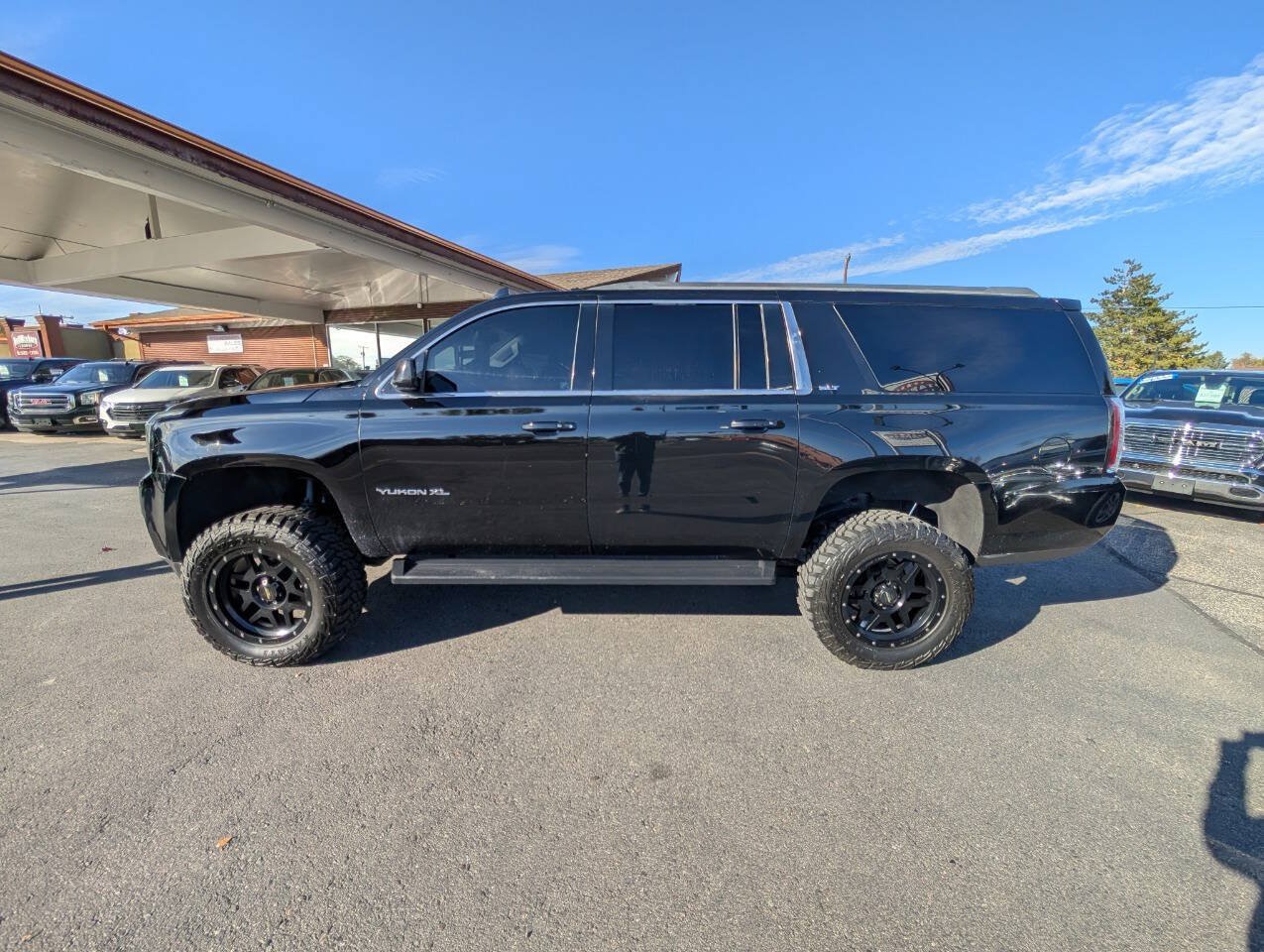 Used 2016 GMC Yukon XL SLT AWD/4WD image 4