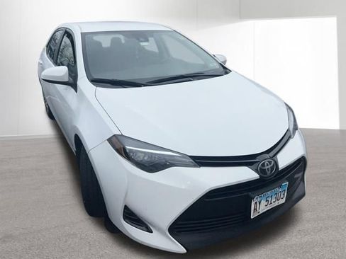 Used 2018 Toyota Corolla LE image 5