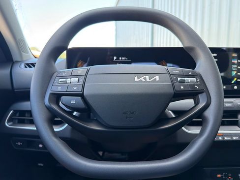 New 2026 Kia K4 FWD image 19