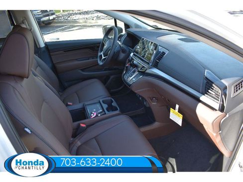 New 2026 Honda Odyssey Touring image 13