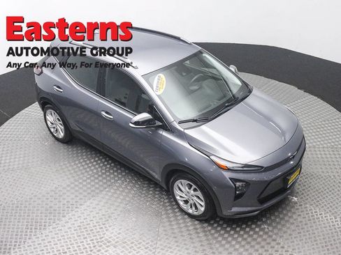 Used 2023 Chevrolet Bolt EUV LT w/ Driver Confidence Package FWD image 3