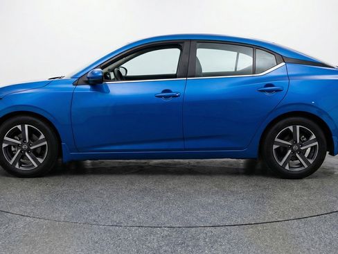 Used 2025 Nissan Sentra SV image 5