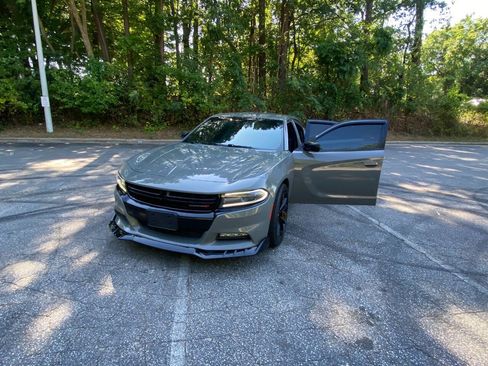 Used 2017 Dodge Charger SXT w/ Blacktop Package RWD image 54