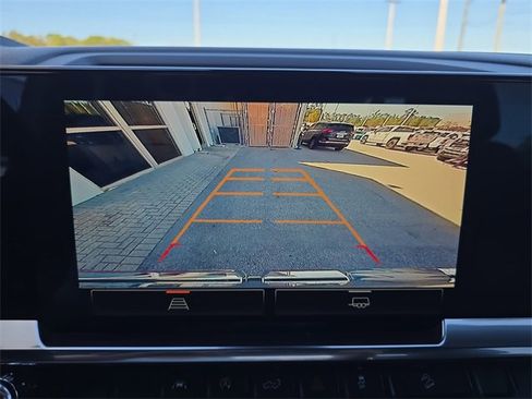 Certified 2023 GMC Sierra 1500 SLT w/ X31 Off-Road Package image 21