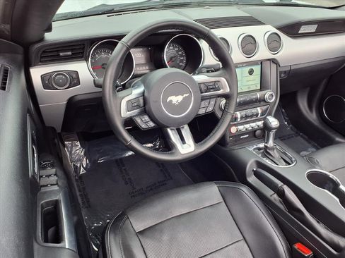 Used 2017 Ford Mustang Premium image 5