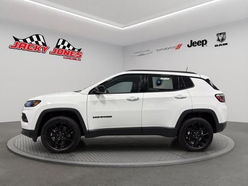 New 2026 Jeep Compass Latitude AWD/4WD image 2