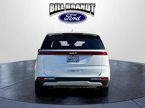 Used 2024 Kia Carnival EX FWD image 4