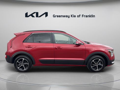 New 2026 Kia Niro EX FWD image 8