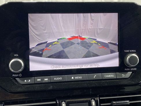 Used 2025 Nissan Pathfinder SV AWD/4WD image 30