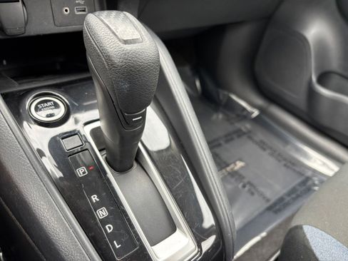 Used 2025 Nissan Versa SV FWD image 41
