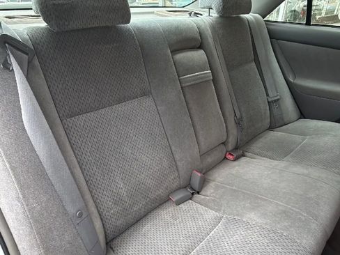 Used 2004 Toyota Camry LE image 25