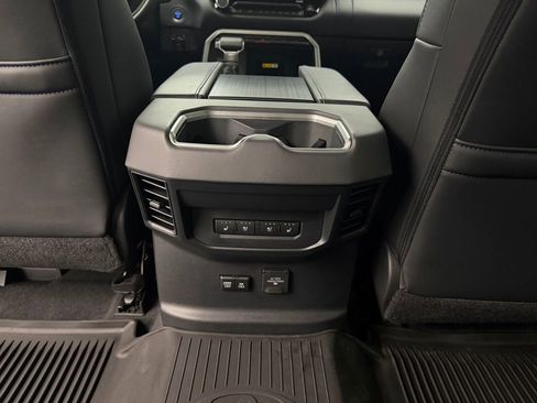 Used 2022 Toyota Tundra Platinum AWD/4WD image 24