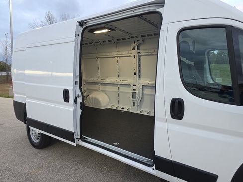 New 2026 RAM ProMaster 2500 w/ Convenience Group image 23