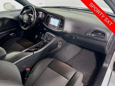 Used 2019 Dodge Challenger SXT RWD image 28